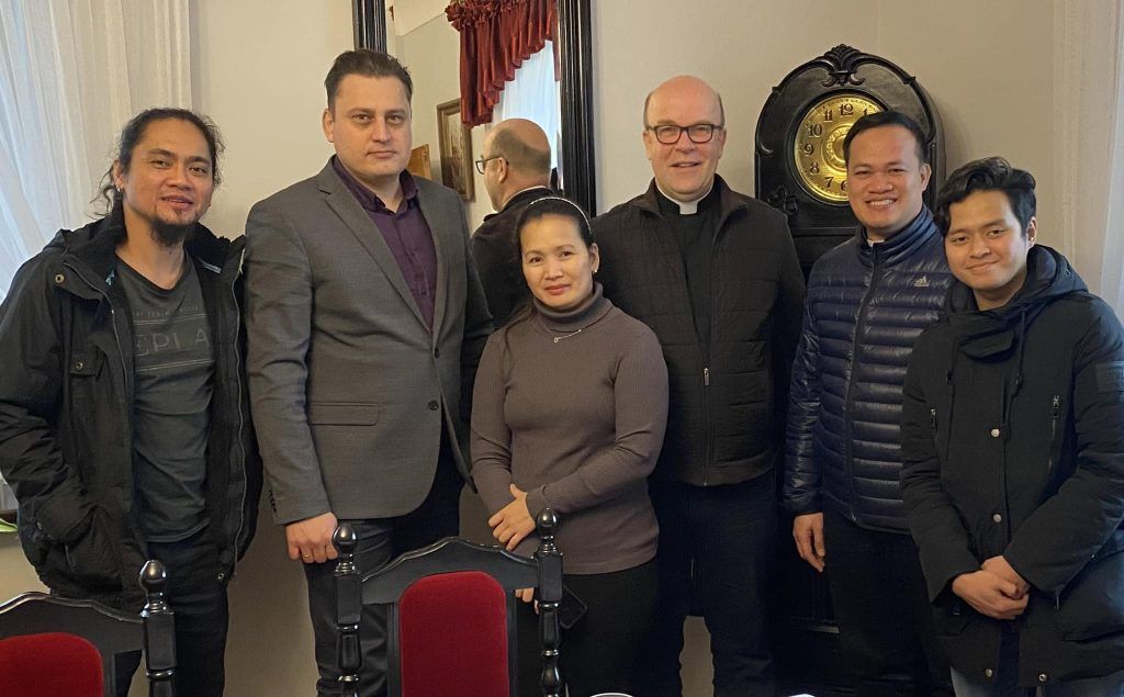 Goście z Filipin i Indonezji złożyli dziś wizytę w naszej parafii.